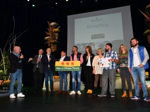 Rémelfing REMISE OFFICIELLE DE LA 3ÈME FLEUR A ROMBAS