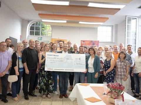 REMISE DU CHEQUE A L'ASSOCIATION AGIR ENSEMBLE